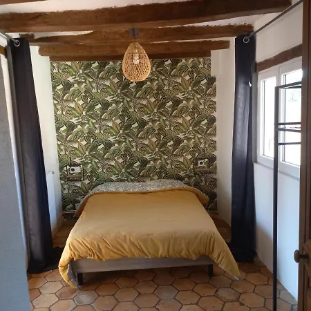 Апартаменты Appartement, Meuble Tourisme, La Maillee *